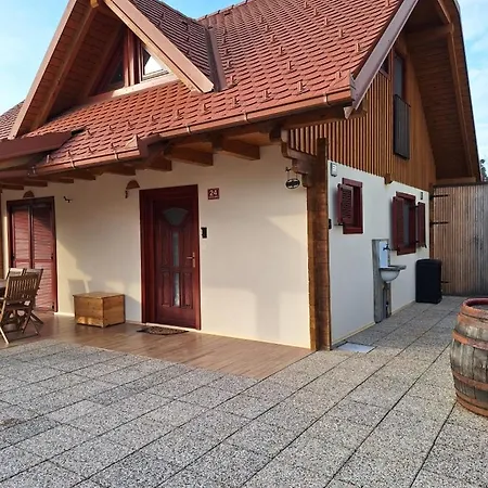 Hisa Rosa Casa de Férias Veržej