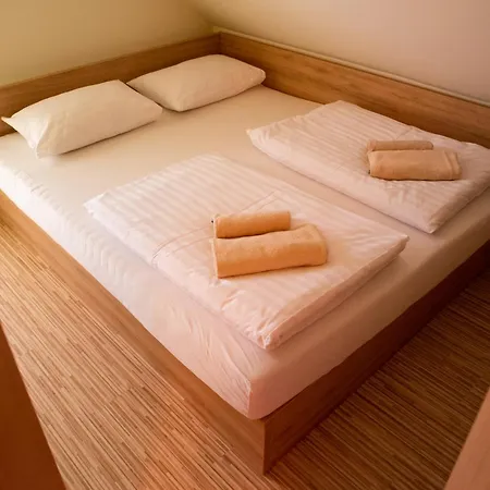 Hisa Rosa ヴェルジェイ