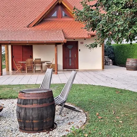 Hisa Rosa Casa de Férias Veržej