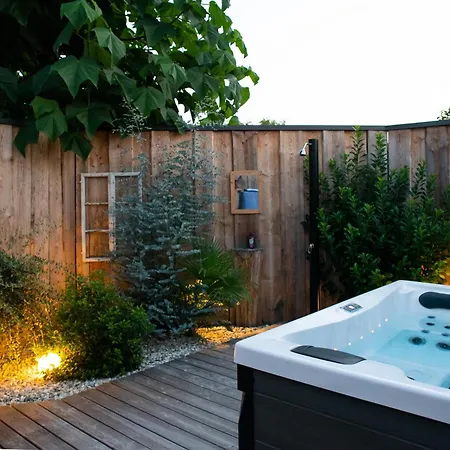 Hisa Rosa Holiday home Verzej